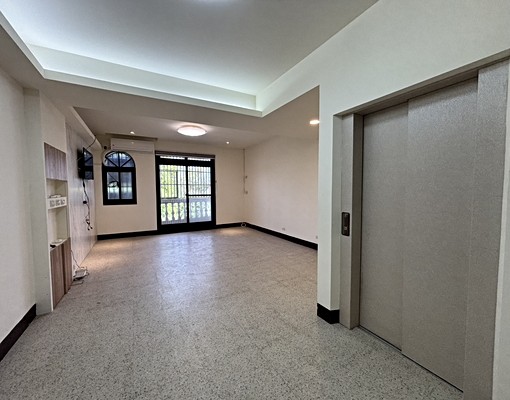 龍岡全聯旁透天~適小型辦公室、工作室、教室 - Image 6