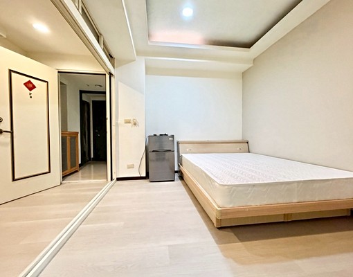 龍山寺站獨立套房‧獨洗外推窗‧台電計價‧含網路第四台 - Image 2