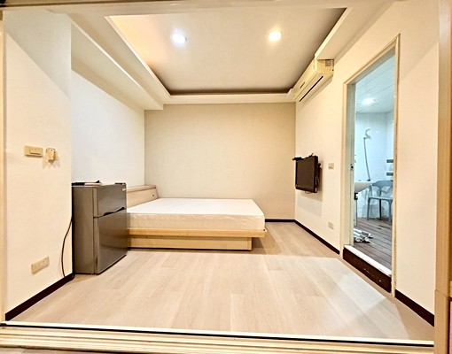 龍山寺站獨立套房‧獨洗外推窗‧台電計價‧含網路第四台 - Image 1