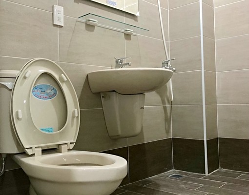 有獨立陽台洗衣機沙發家具全近捷運站套房 - Image 9