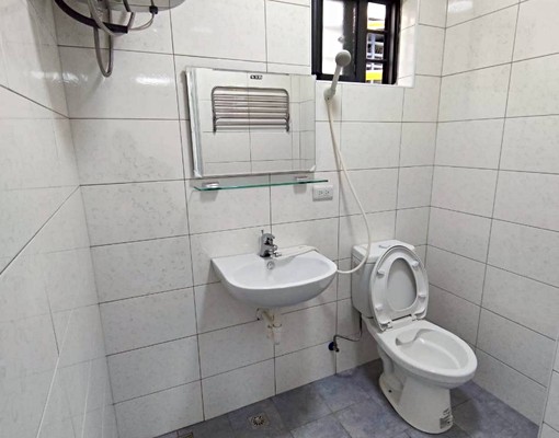 新天地水萍塭/稀有雙衛浴/最適櫃姐閨密合租/全新優質雙套房 - Image 2