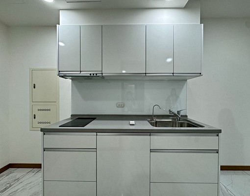 【台北小巨蛋】全新大樓、美裝潢,附基本家具家電 - Image 12