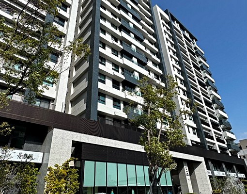 安平建平八街30坪新成屋(含平面車位加機車位)屋主自租 - Image 1