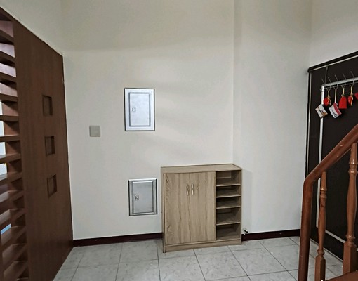 摩登大廈樓中樓 - Image 5