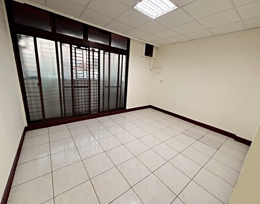 大里🚩超大坪數✨整棟美透天✨ - Image 2