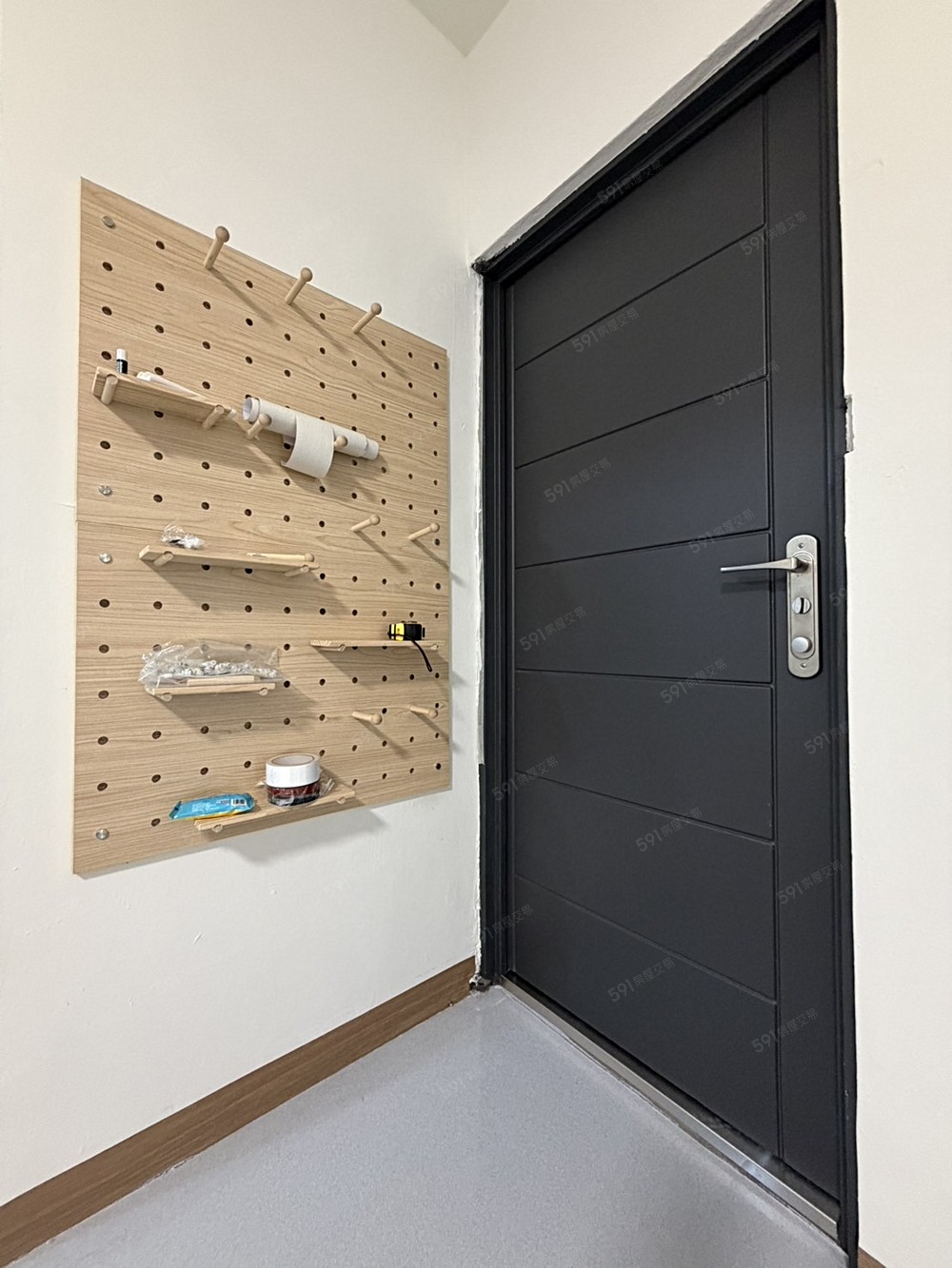 玄關(洞洞板可掛放鑰匙/外套/小物)