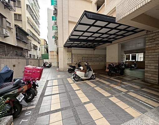 鼎貴路文藻金典樓中樓一房一廳 - Image 4