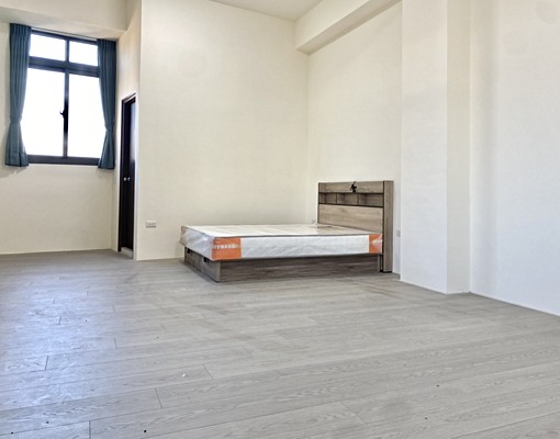 全新電梯透天,全新全套廚房設備/衛浴/家具家電/大金冷氣 - Image 1