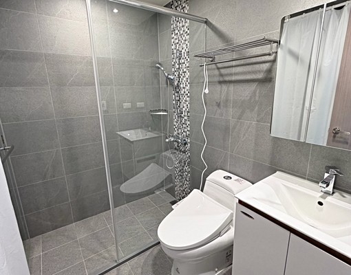 社宅可租補✨輕軌崁頂站✨公設齊全✨傢俱可談✨可寵✨含汽機車位 - Image 11