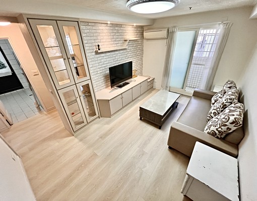 聖誕樹的季節🎄可貓🐈三房/雙租補/新平華夏 - Image 1