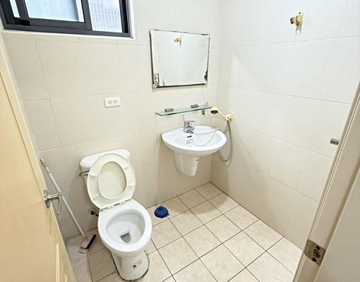 東海中科💖陽台獨洗浴室開窗💖機車好停可租補 - Image 11