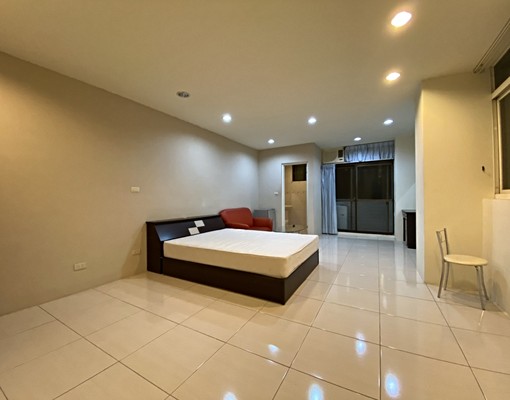 南屯文心森林豐樂秀泰🌟可租補🌟超級大套房🌟陽台獨洗曬 - Image 2