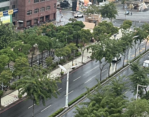 府中捷運站300公尺/優質地段/獨立陽臺(板橋錢櫃11樓) - Image 9