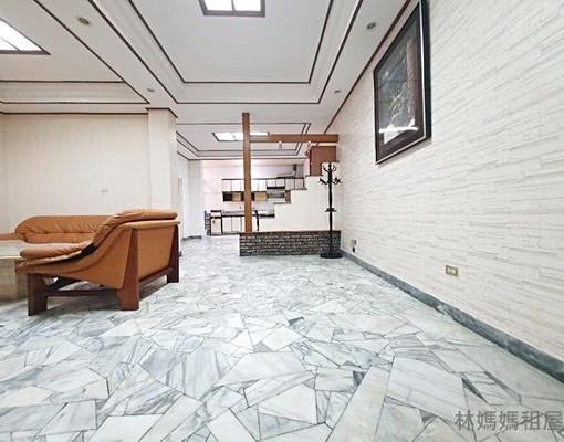 近小北新光🐉5房透天有車庫🐉可租補 - Image 3