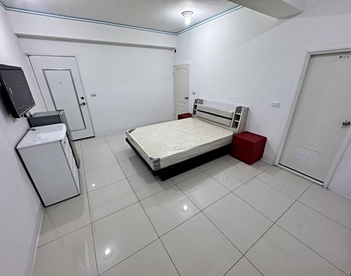 近A21捷運站/可租補/可外籍//凸窗可曬衣/全新傢俱 - Image 11