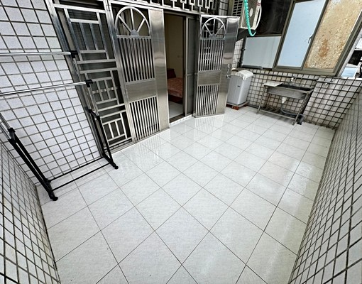 稀有大露台✨獨洗曬✨子母車✨乾溼分離✨機車位✨飲水機✨ - Image 1