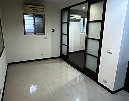 蘆洲捷運3+1房/可租補免服務費 - Image 8