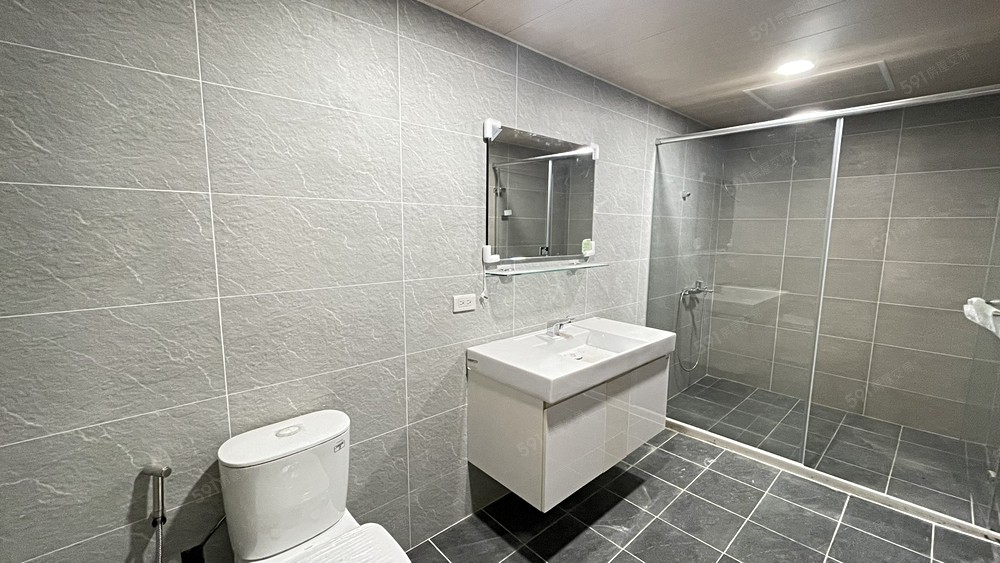 三樓整層空間的衛浴