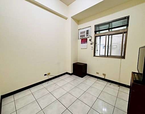 (可入籍、租補)✨近三和國中捷運站電梯3房✨-小邱 - Image 2