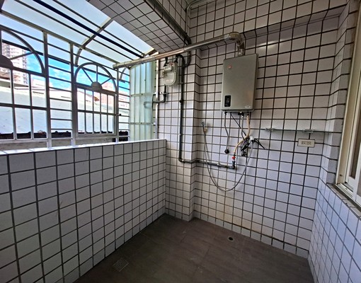 重陽橋仁義街。漂亮电梯3房2廳2陽台。附冷氣沙發 - Image 12