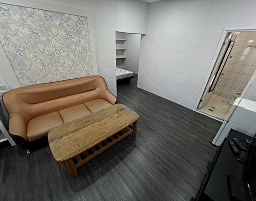 【近亞東採光租案】★垃圾代收★正一房一廳 - Image 1