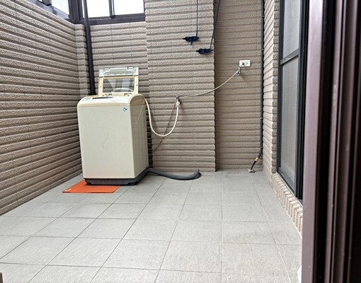 正市區延平路自己持台電帳單繳費高級流裡臺氣密窗陽台禁菸寵物 - Image 4