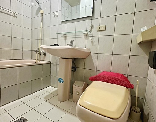 可租補.近捷運三和國中站.挑高3米6.三和國中對面.電梯三房 - Image 10