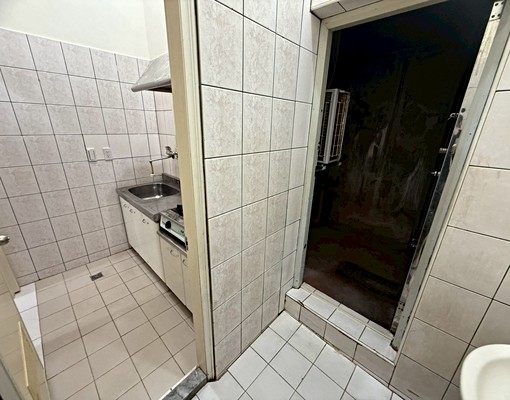 嘉禾社宅/免仲可補/三重國小捷運稀有一樓兩房 - Image 9