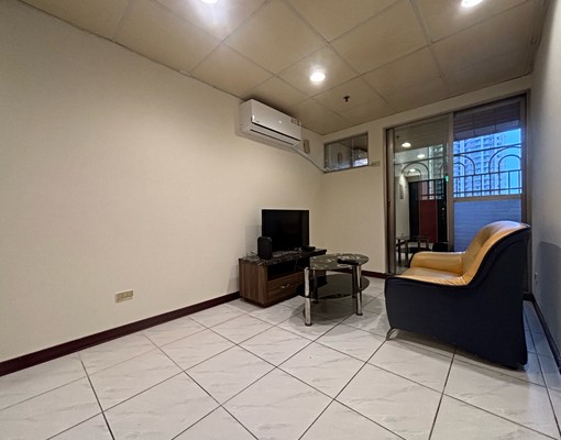 車站正核心商圈小家庭2房包網路、第四台近復興路中正路 - Image 2