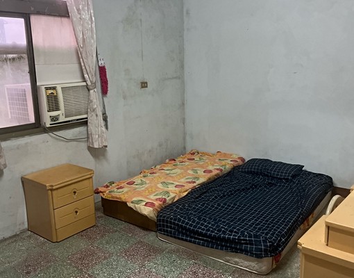 老飯店微型倉庫出租(可當宿舍) - Image 2