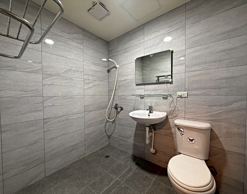 租屋找77✿站前全新低樓層三房,可補助,戶籍! - Image 9