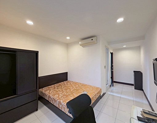 萬華🏠高CP值✨飲水機💦獨立陽台❤️格局方正✅採光通風 - Image 2