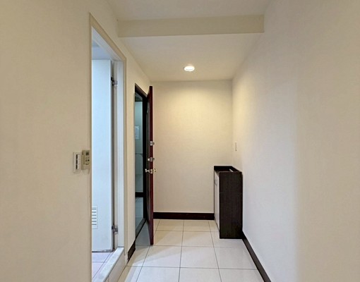 萬華🏠高CP值✨飲水機💦獨立陽台❤️格局方正✅採光通風 - Image 5