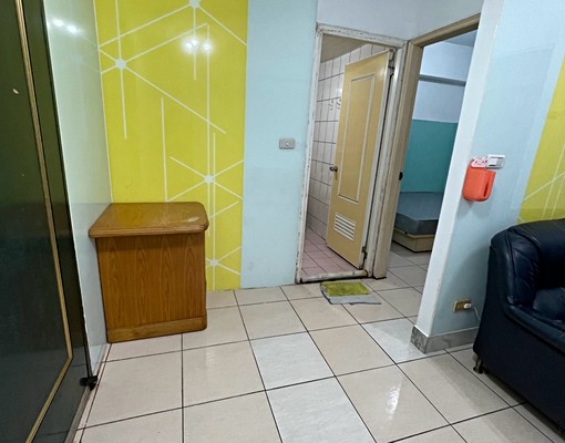 八里農會對面樓下公車站牌 - Image 10