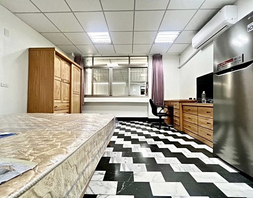 獨家近小北新光商圈原木大套房 - Image 2