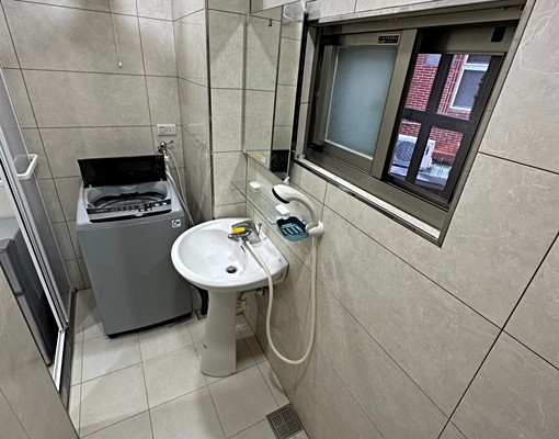 長安西路套房(獨洗.水泥隔間.代收垃圾) - Image 5