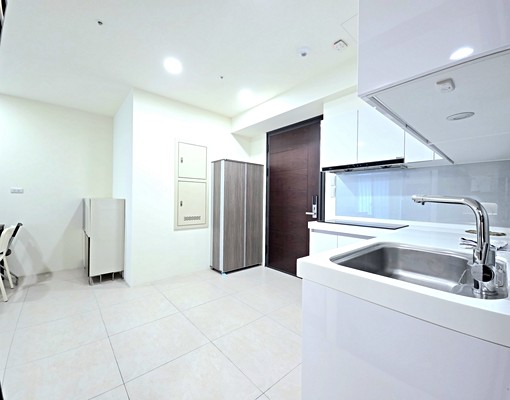 捷運宅、2年新屋!傢俱電全配、大2房+休旅車位!禁養寵物 - Image 12