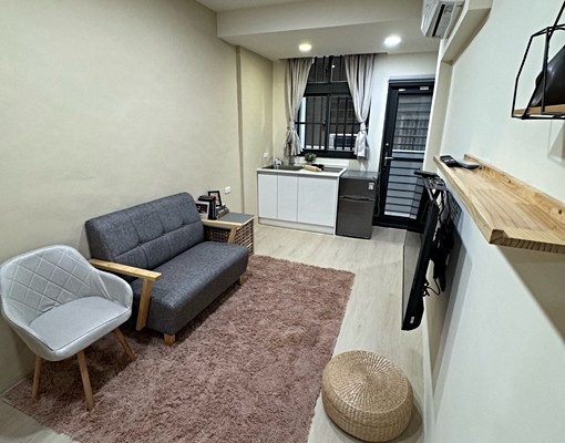 全新套房/陽台/獨立洗衣機/浴室對外窗/流理臺/專人收垃圾 - Image 1