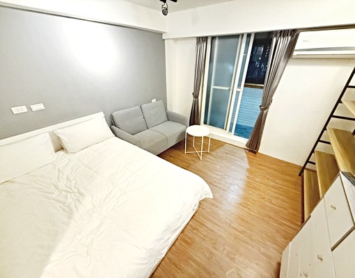 近捷運中山【優質租案】有電梯★採光佳★獨洗陽台 - Image 1