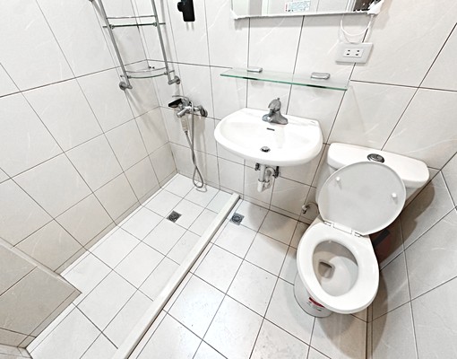 近捷運忠孝新生【超值租案】可補助★低樓層★變頻冷氣 - Image 4