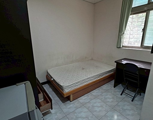 板新✨採光通風✨獨洗曬✨免爬高✨便宜套房✨生活機能佳 - Image 2