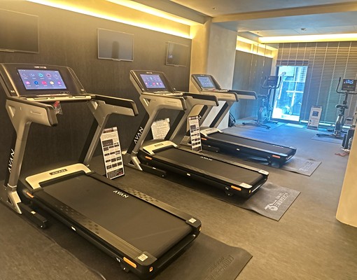 台北中正博愛特區,近西門町在中山堂正對面,鬧中取靜精品住宅. - Image 3