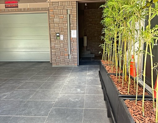 台北中正博愛特區,近西門町在中山堂正對面,鬧中取靜精品住宅. - Image 4