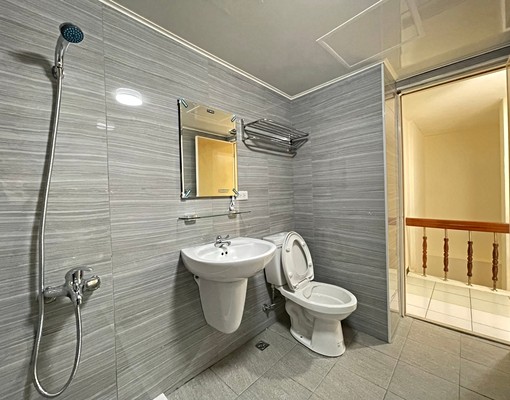 文心櫻花重慶商圈/巷內三角窗大店面1~2樓三房/可營登停三車 - Image 15