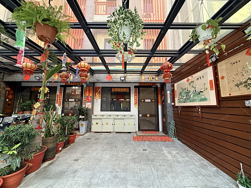 💰新竹近商圈西大路透天5房門前停車💰 - Image 1