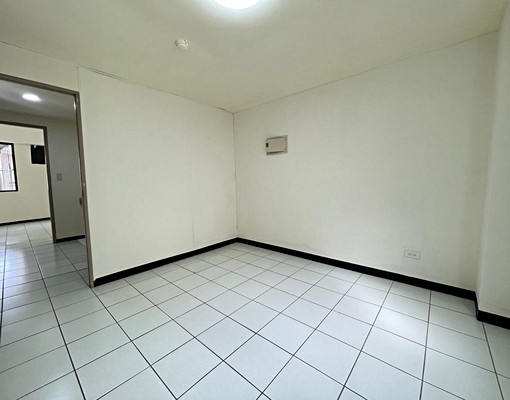 文心櫻花重慶商圈/巷內三角窗大店面1~2樓三房/可營登停三車 - Image 13