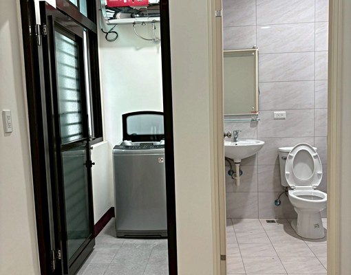 全新裝潢第一手入住,生活機能極佳,交通便利 - Image 3