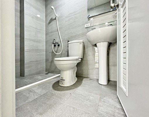 五權車站|一層兩戶|可租屋輔助|流理臺|採光通風|變頻冷氣 - Image 7