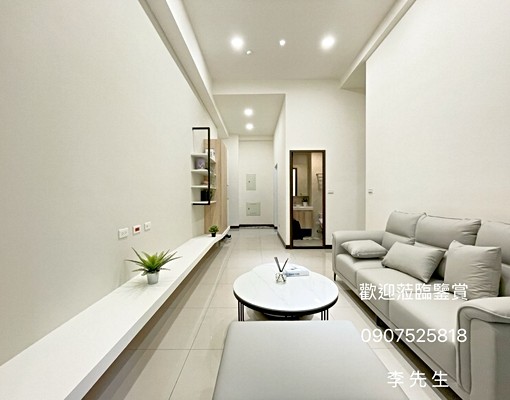 樹孝商圈★生活便利★室內挑高寬敞舒適★精美庭園戶 - Image 1