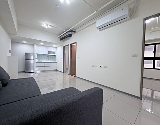 社宅可租補✨輕軌崁頂站✨公設齊全✨傢俱可談✨可寵✨含汽機車位 - Image 1